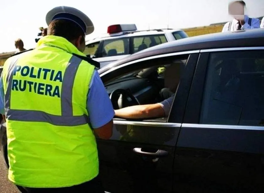 S-au suit la volan deși consumaseră alcool. Polițiștii i-au prins!