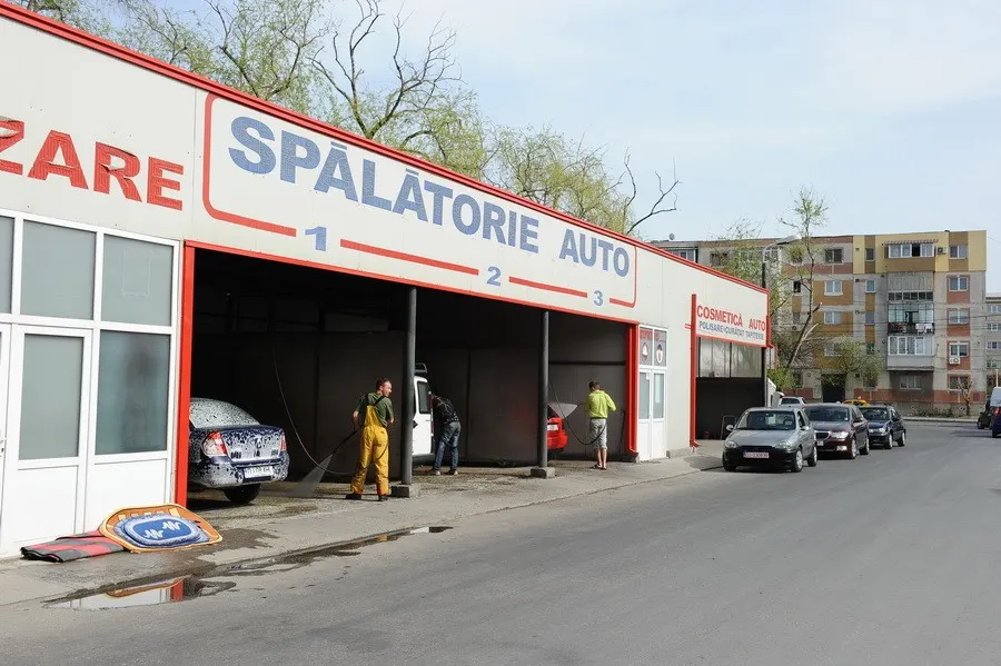 Spălătoriile auto, verificate de inspectorii ITM Călărași