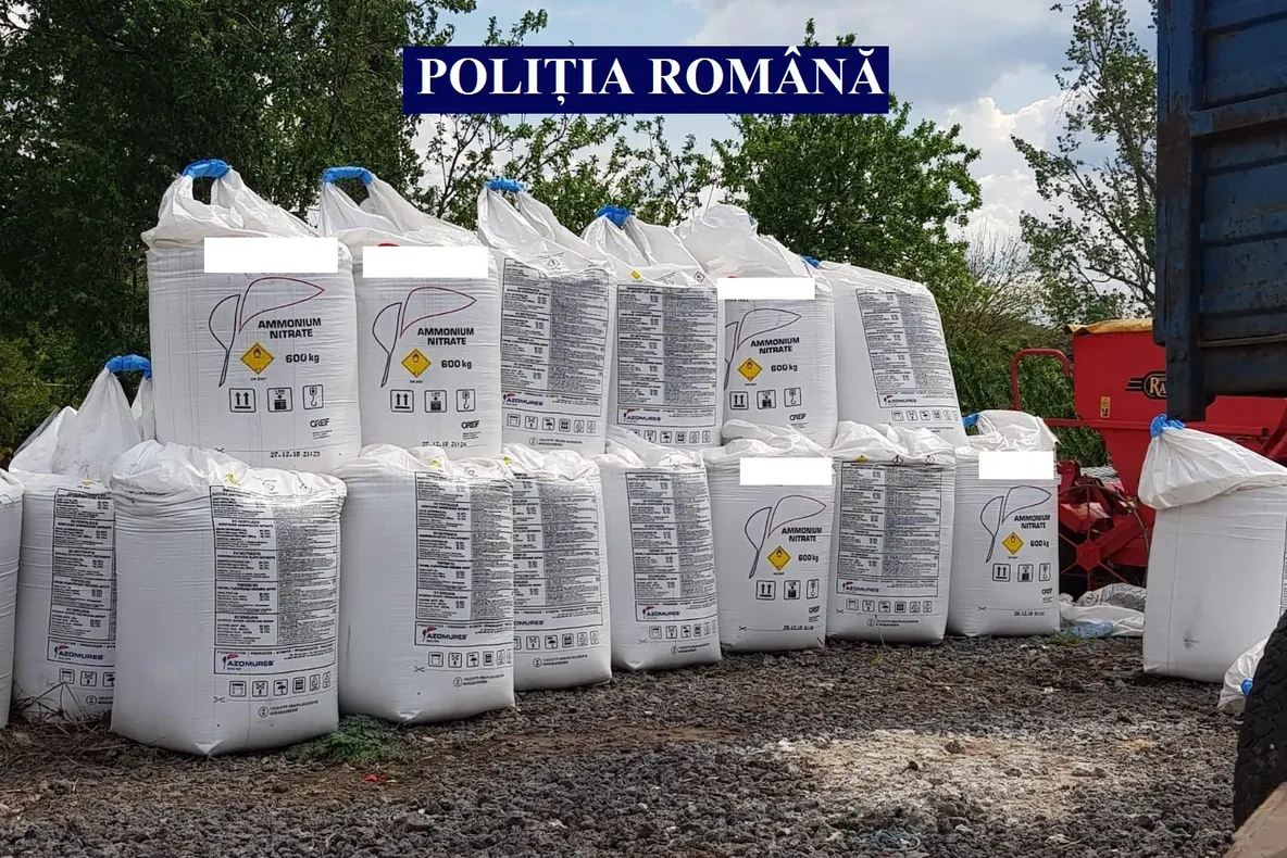 12 tone de îngrășăminte chimice, indisponibilizate de polițiști pentru depozitare necorespunzătoare