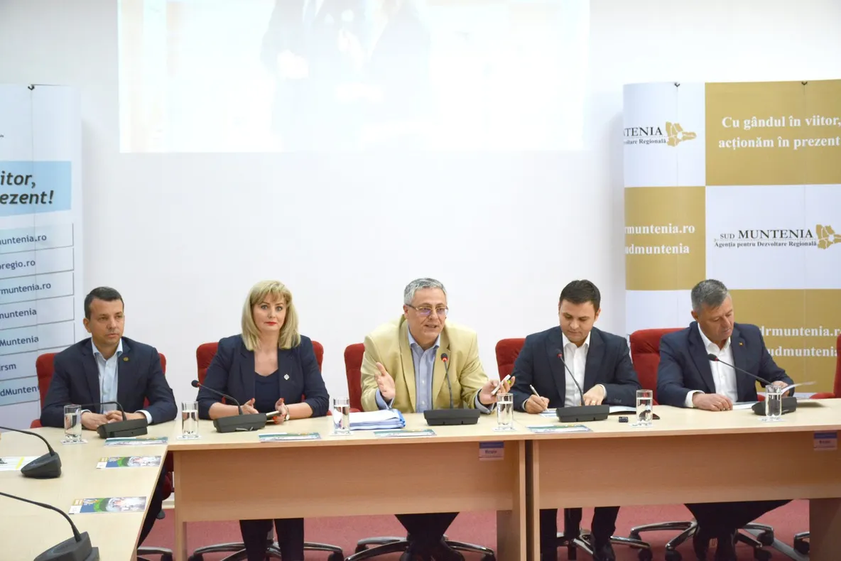 Astăzi, vicepremierul Vasile-Daniel Suciu, ministrul dezvoltării regionale a vizitat ADR Sud Muntenia