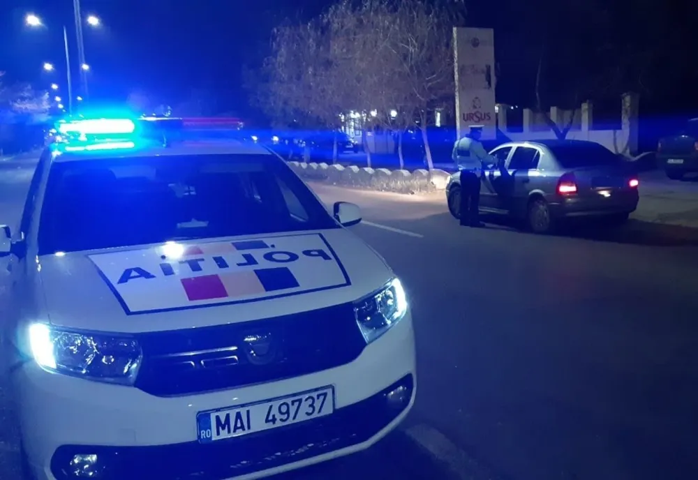 Doi tineri, de 16, respectiv 17 ani, depistați la volan, fără permis de conducere, de Poliția Budești