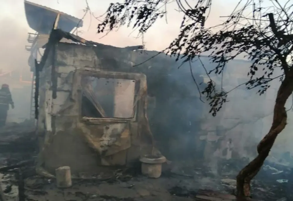 Casă distrusă de incendiu în comuna Frumușani