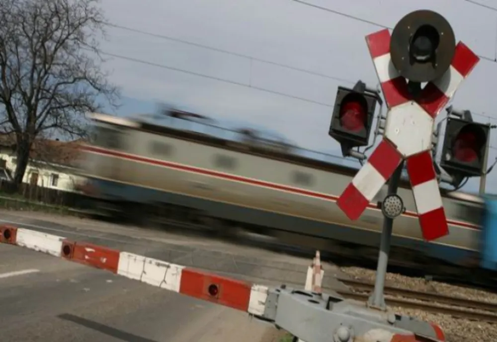 Restricții în traficul rutier pe DN 21  din cauza unor lucrări la trecerea la nivel cu calea ferată Fetești - Ciulnița