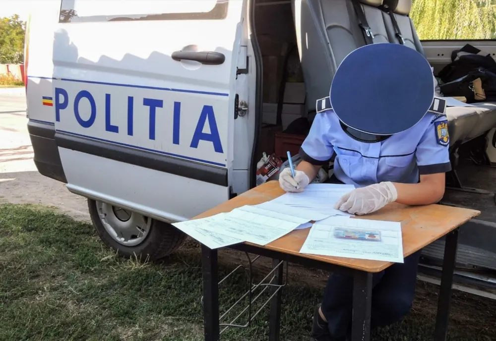 Peste 60 de societăți comerciale controlate de polițiști