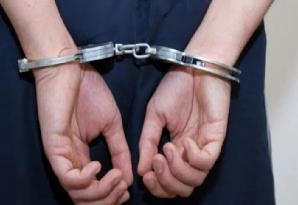  Reținut de polițiști după ce s-a apropiat prea mult de concubină și copil