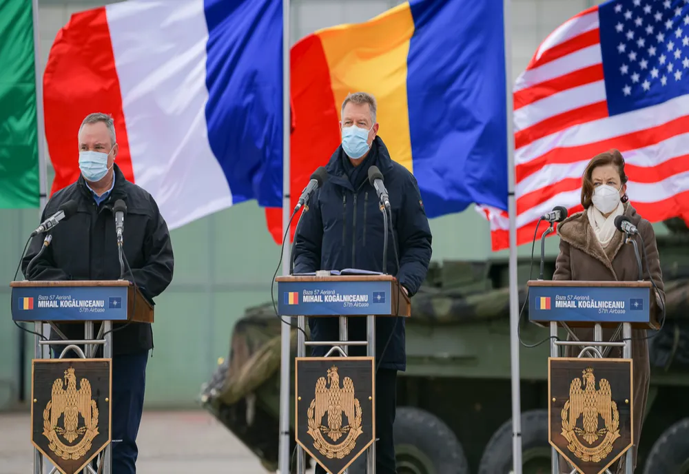 Klaus Iohannis ți Nicolae Ciucă, vizită la Baza Aeriană Mihail Kogălniceanu