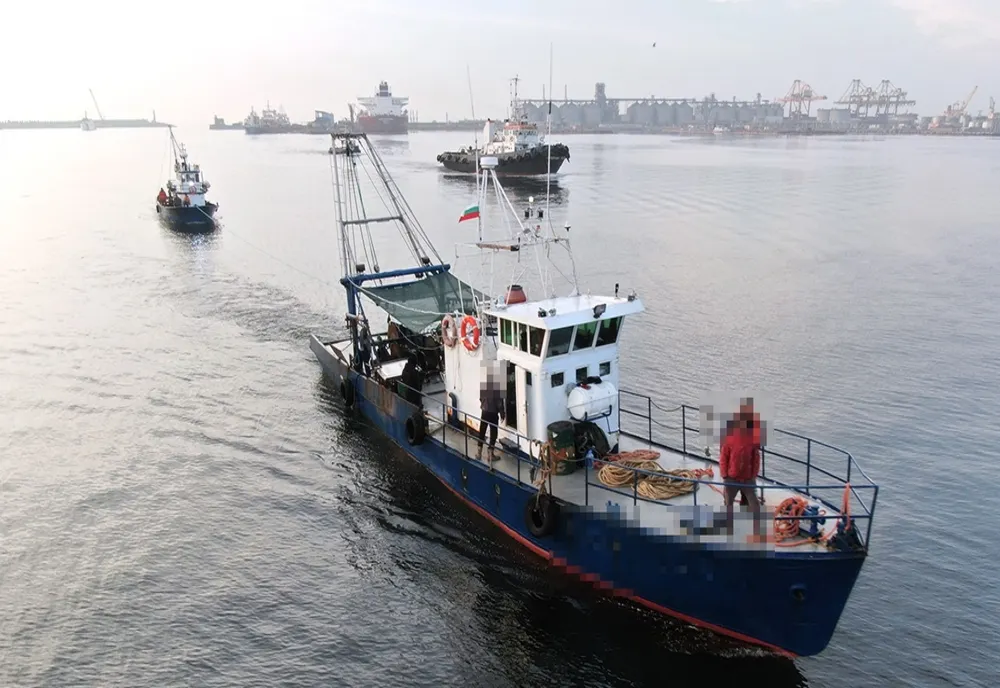 VIDEO FOTO  Pescadoare bulgărești prinse la braconat în Marea Neagră