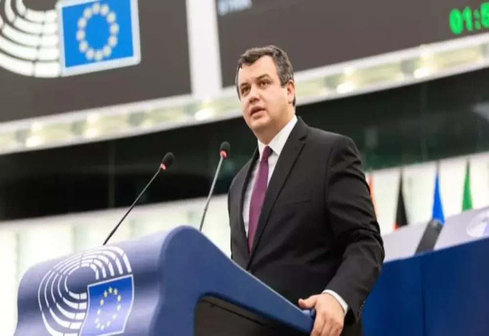 Liderul PMP, Eugen Tomac: PNL, PSD și UDMR ”mimează democrația internă”