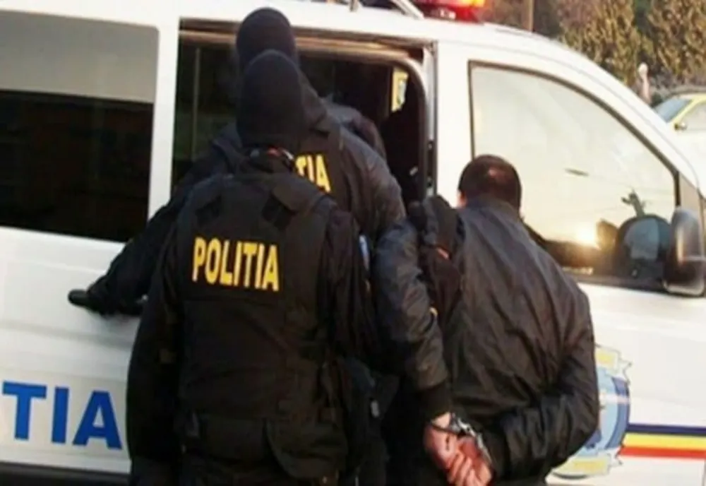Și cămătari și șantajiști. Doi bărbați din Oltenița reținuți de polițiști