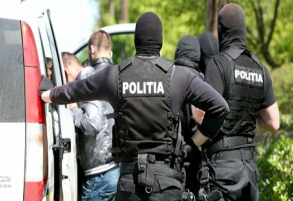 Scandal la beție. Doi bărbați arestați 