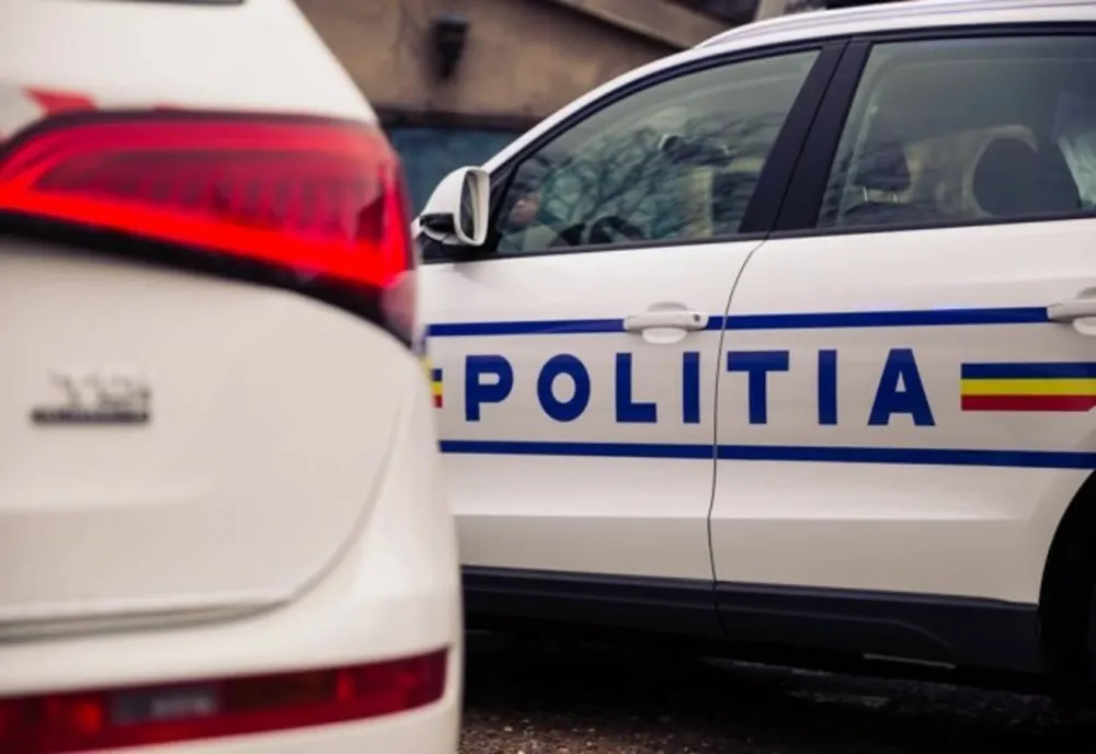 "Cursuri de șofat" întrerupte de polițiști. Copil de 14 ani prins la volan 