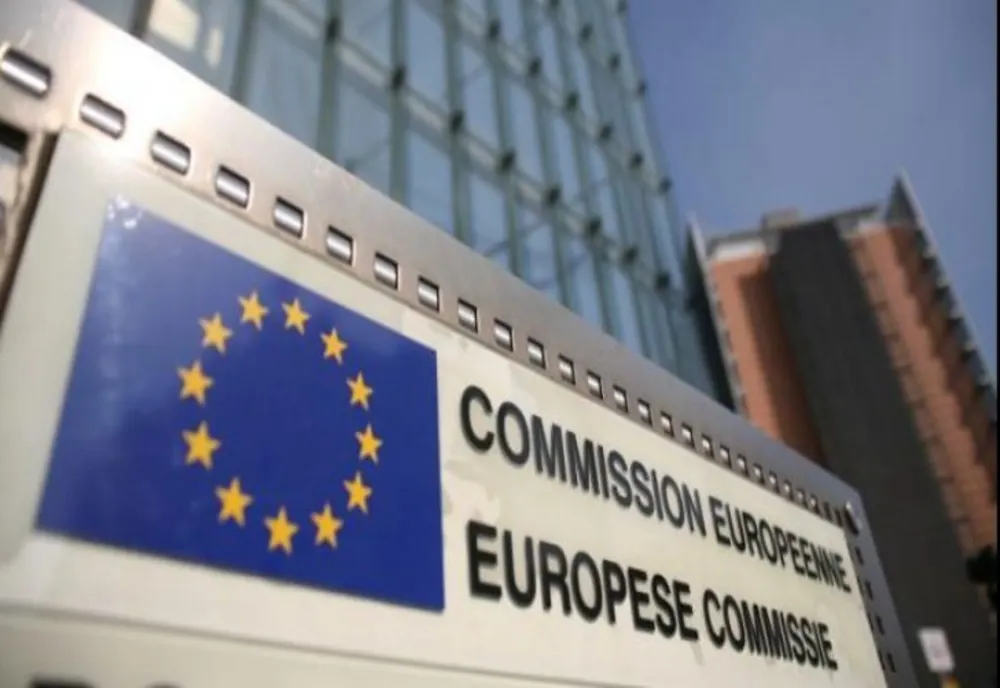 COMISIA EUROPEANĂ VA PROPUNE INTERZICEREA IMPORTURILOR DE GAZE NATURALE LICHEFIATE DIN RUSIA
