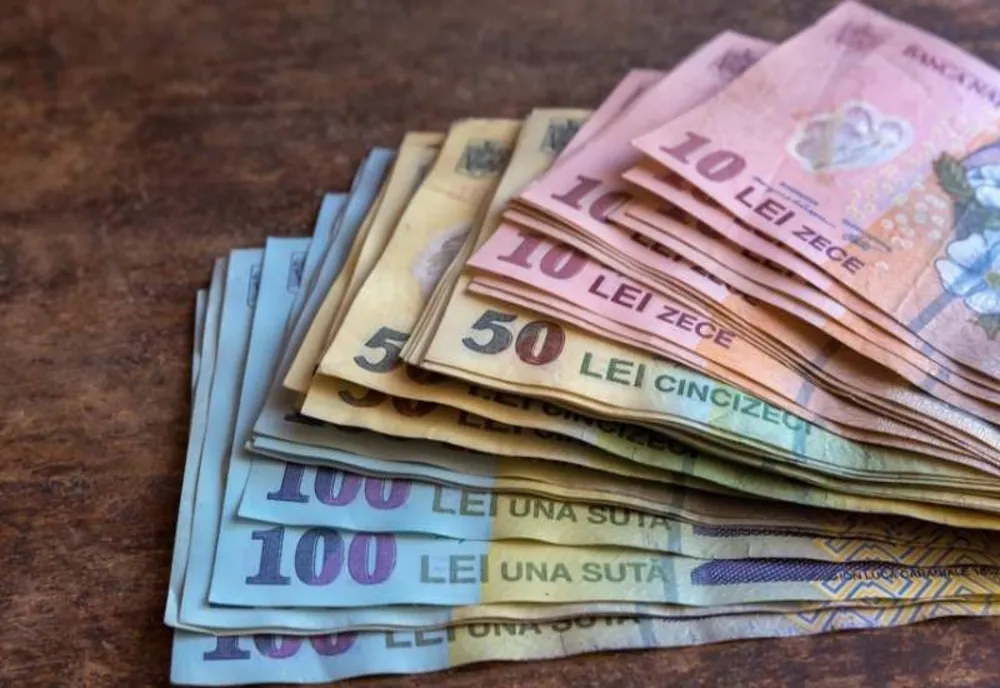 Salariu minim brut crește la 3.300 de lei de la 1 octombrie
