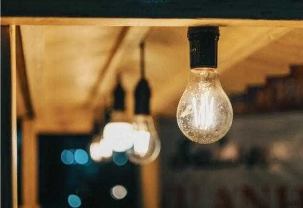 AU FOST AGREATE 5 MĂSURI, PENTRU CA ROMÂNII SĂ NU MAI PLĂTEASCĂ CEA MAI SCUMPĂ ENERGIE DIN UE