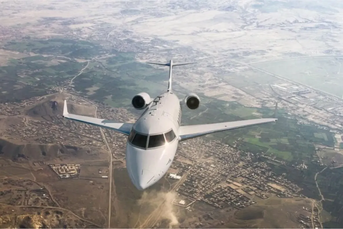 Avionul spion NATO plecat din România a ajuns lângă Kaliningrad. Misiunea care ține Moscova cu ochii pe cer