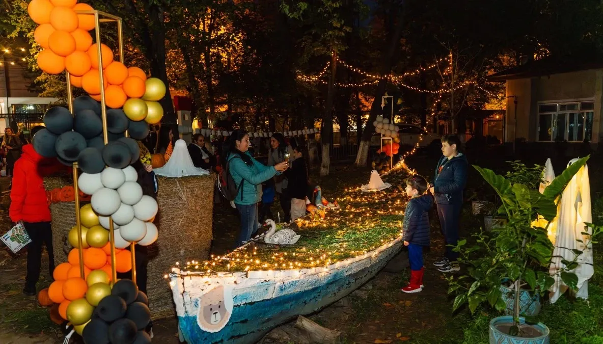 Halloween la Zoo Călărași 2026: intrare gratuită, concursuri de costume, laser show și film în aer liber