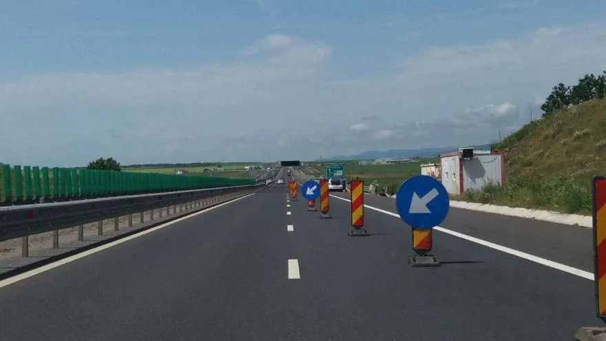 România rămâne în urmă la infrastructură: doar 131 km de autostradă inaugurați și zeci de mii de kilometri de drumuri degradate