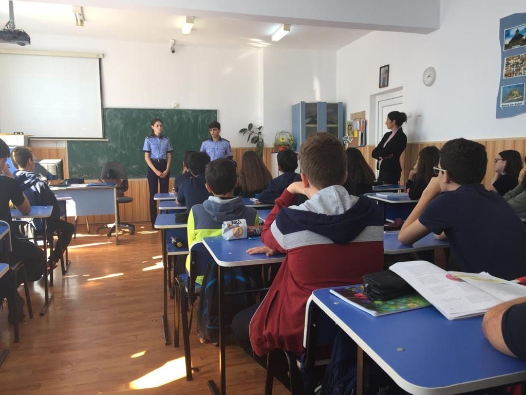 Activități preventive desfășurate de polițiști în școlile din Călărași
