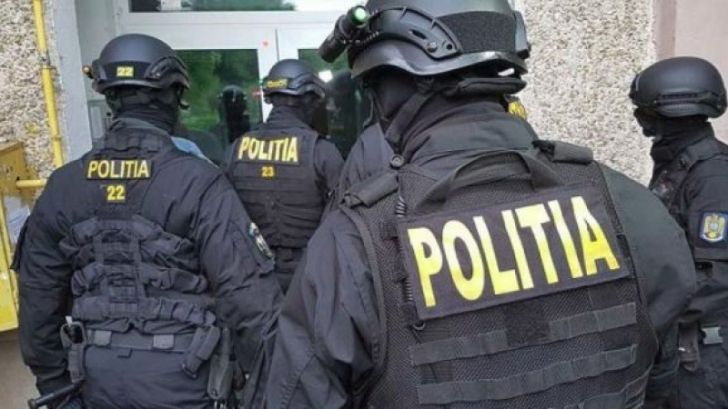 Tânăr de 20 de ani cercetat de polițiști pentru conducere fără permis