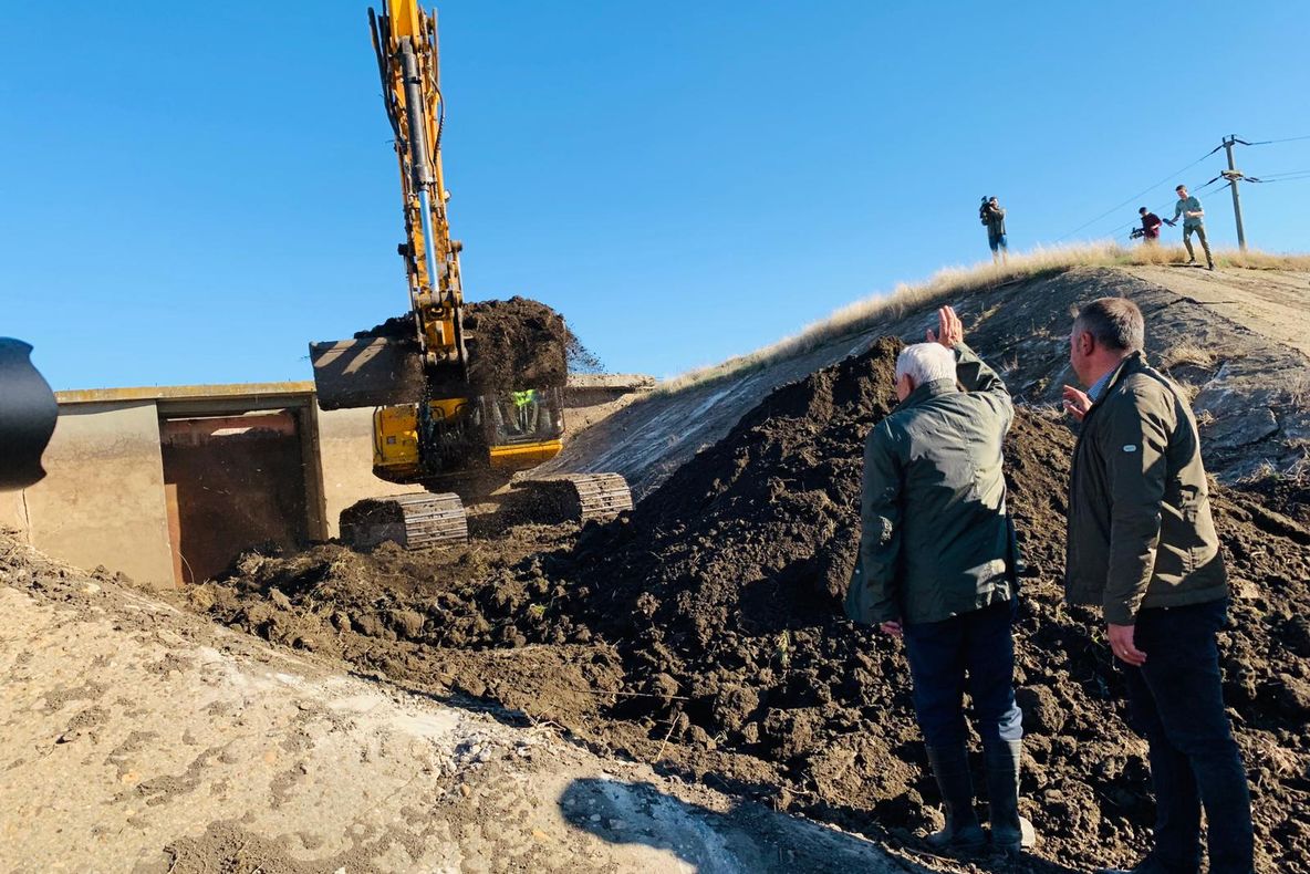 Ministrul Agriculturii, Petre Daea, a verificat stadiul lucrărilor la amenajarea de irigații Gălățui-Călărași