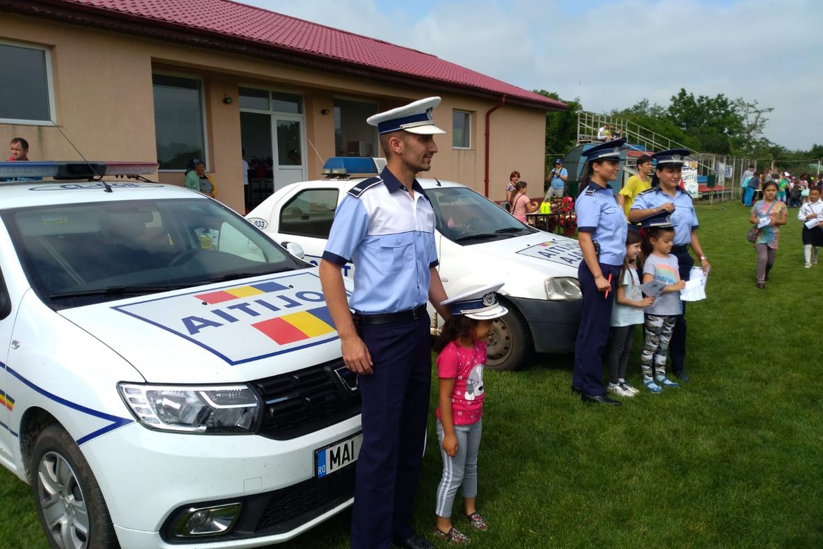 Polițiștii călărășeni se implică în proiectul „Orășelul Copiilor”