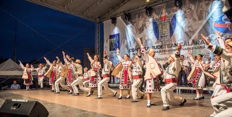 Ansamblul „Bărăganul” Călărași participă la Festivalul Concurs Național de Folclor „MIOVENI” – 2019
