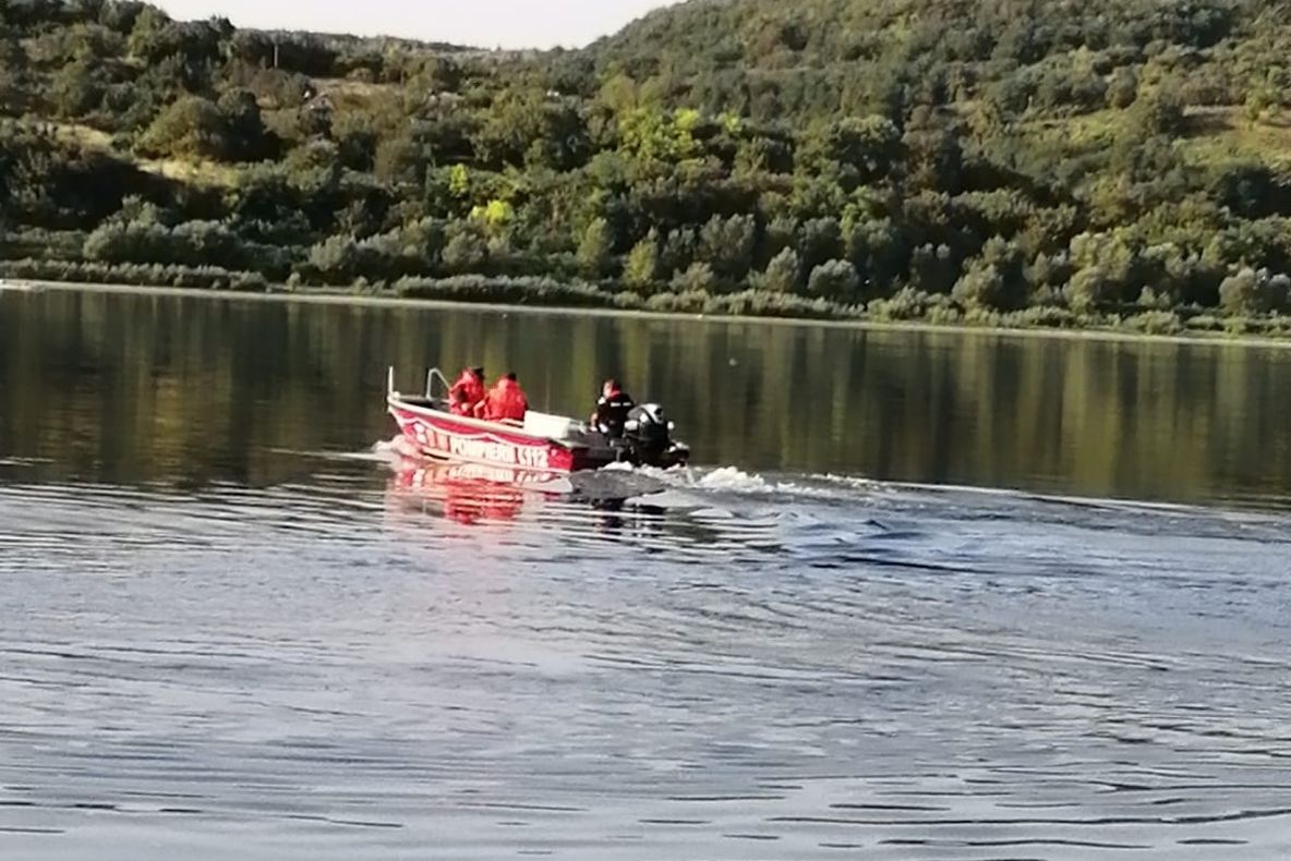 Doi bărbați sunt căutați după ce au dispărut în Dunăre ieri seară