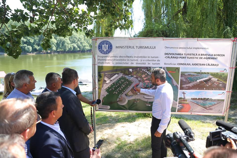 Bogdan Trif, ministrul Turismului a semnat, la Călărași, contractul privind construcția Portului Turistic