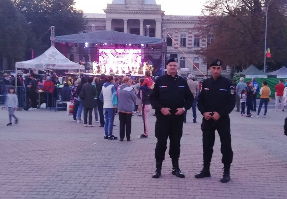 6 călărășeni s-au dat în stambă de Zilele Municipiului Călărași. Au fost amendați de jandarmi!