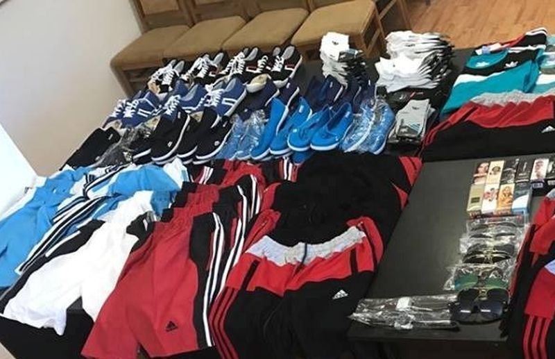 Sancționați de jandarmi pentru comercializarea unor produse „de firmă”, fără îndeplinirea condițiilor legale