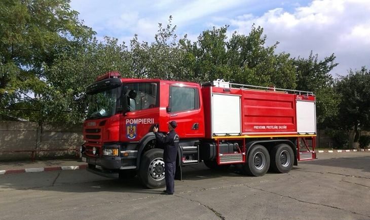 Persoană cu afecțiuni psihice, rătăcită pe câmp, găsită de pompierii călărășeni