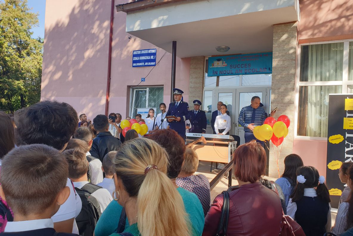 Polițiștii au fost alături de elevi, la începutul noului an şcolar