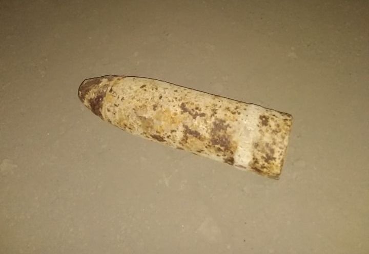 Proiectil neexplodat descoperit la o societate de colectare de fier vechi