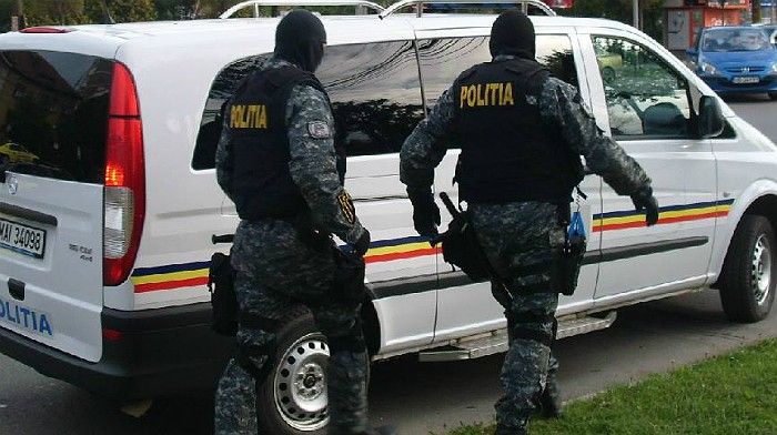Urmărit internațional pentru trafic de minori, depistat de polițiști în comuna Modelu, județul Călărași