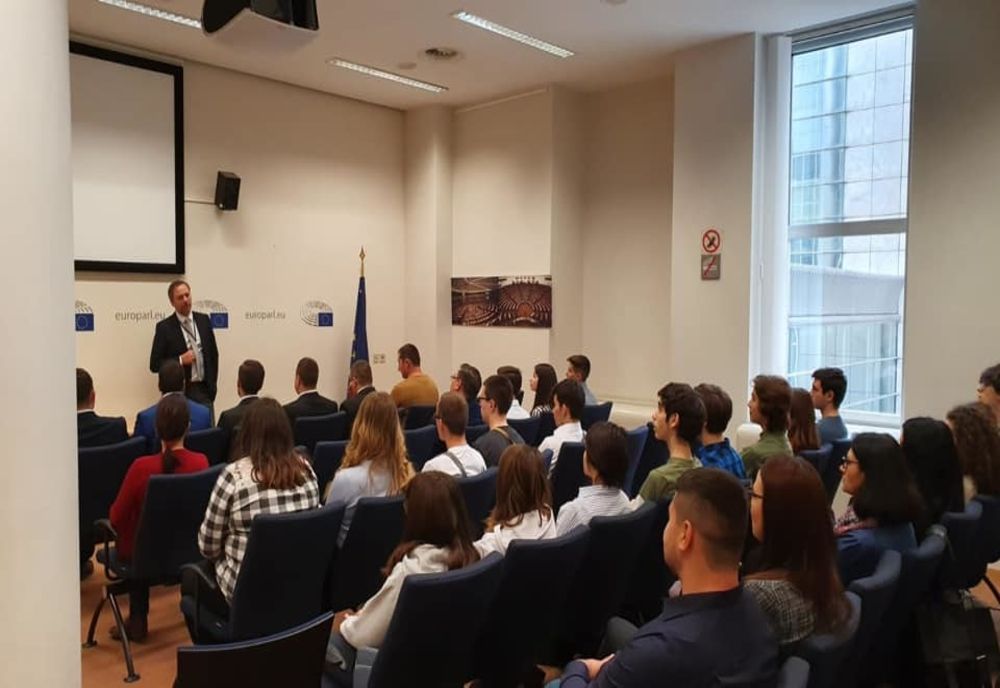 Echipa Danube Robotics Călărași, în vizită la Bruxelles, la invitația europarlamentarului Dan Motreanu