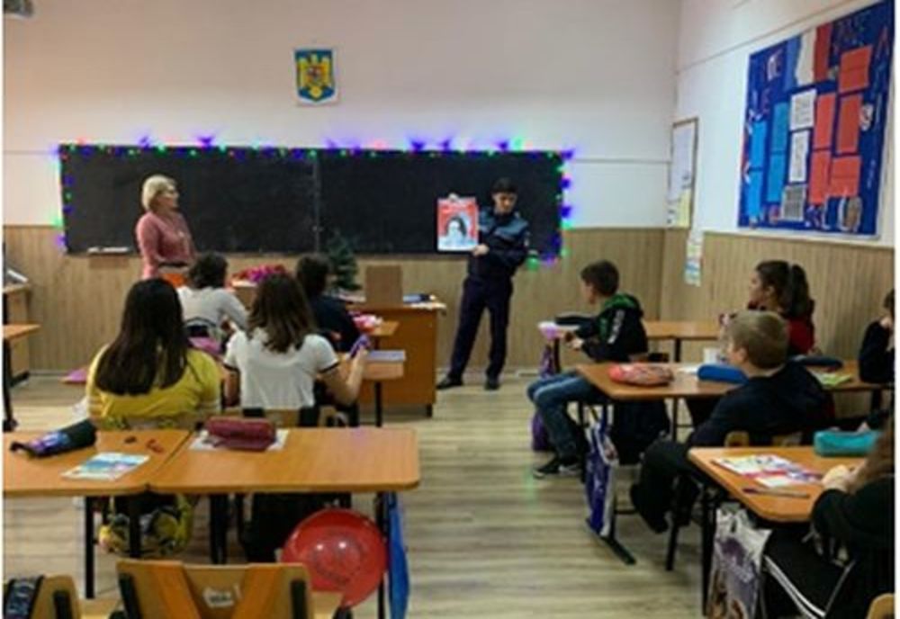Poliția Călărași a desfășurat campania împotriva violenței în școlile și liceele din Călărași