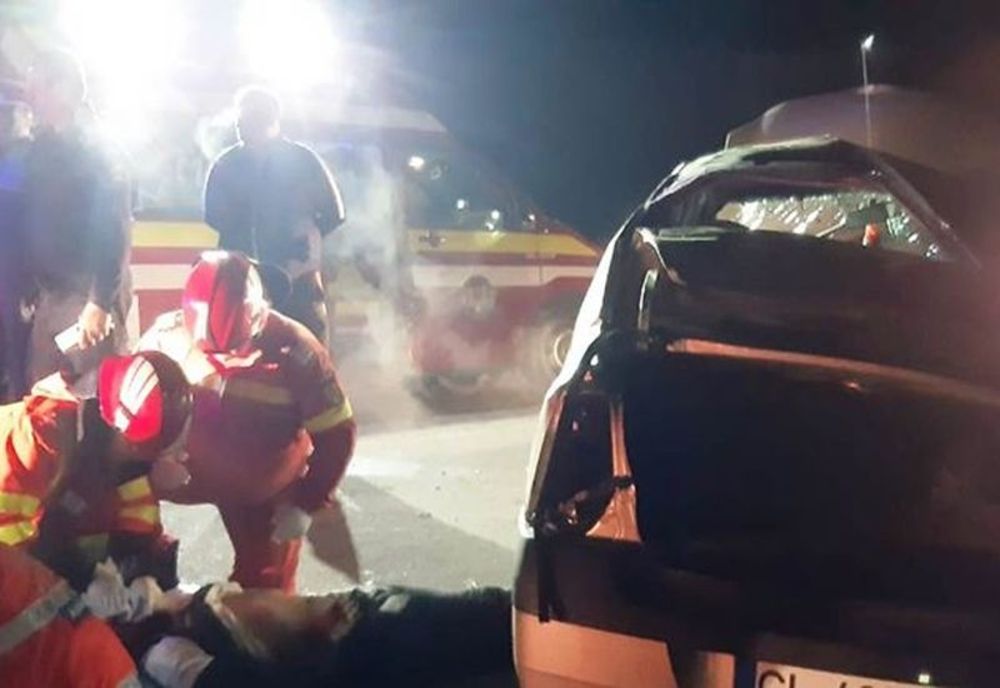 Accident rutier grav pe DN 4, în localitatea Gruiu, soldat cu decesul unui pasager dintr-un vehicul răsturnat