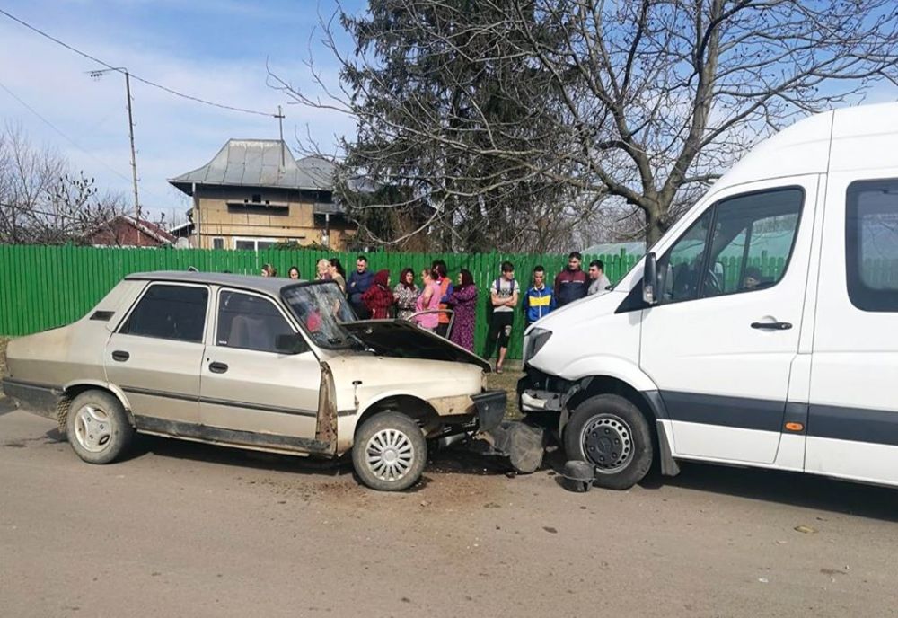 Accident rutier în satul Arţari, comuna Ileana, două autovehicule implicate, o victimă transportată la spital