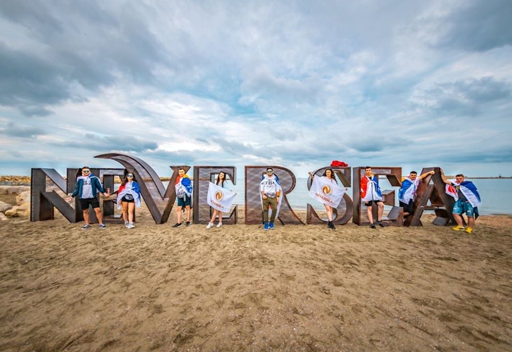 Elevii care au promovat BAC-ul primesc vouchere de reduceri pentru Neversea