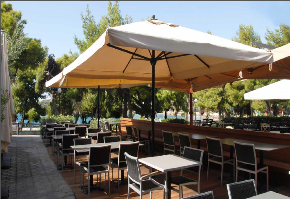 Premierul Ludovic Orban anunță prelungirea programului teraselor!