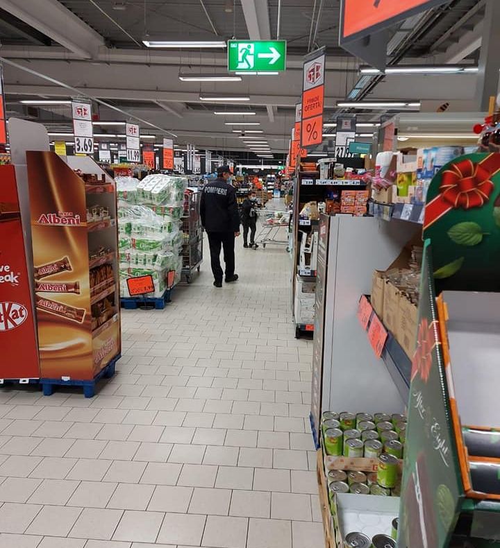 Sute de societăţi comerciale verificate de polițiști