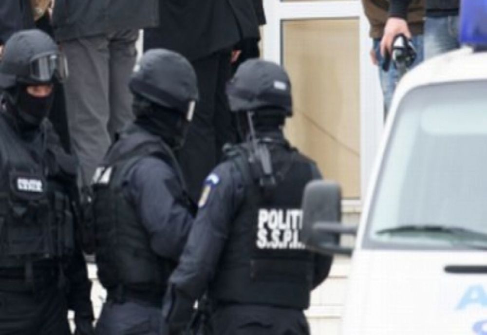Percheziții de amploare la persoane bănuite de ilegalități cu tutin. Unde au descins polițiștii