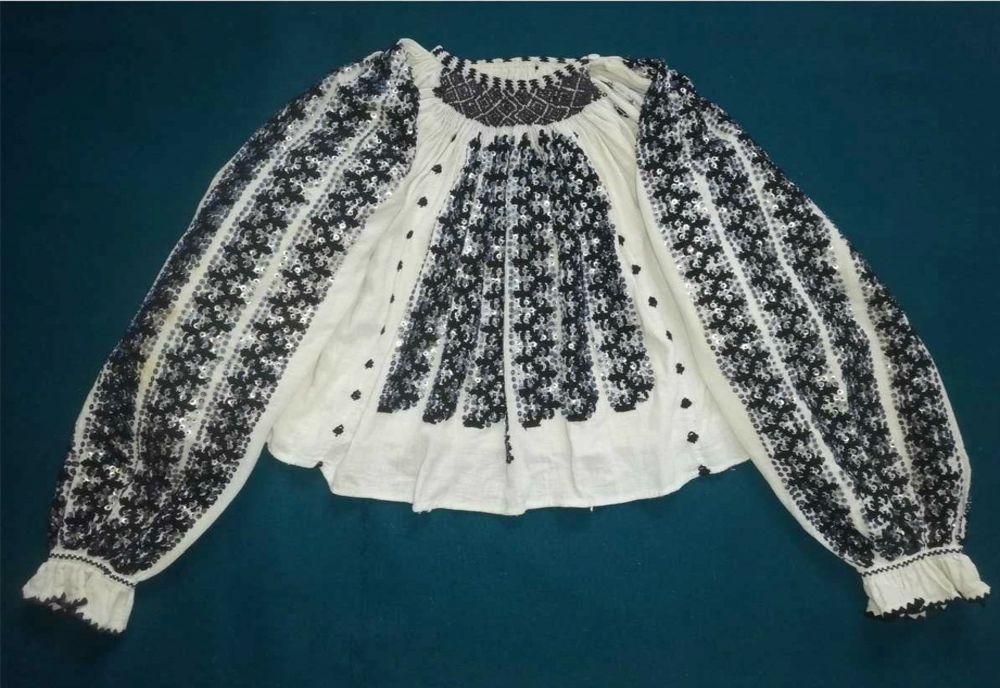 Vernisaj expoziție "RomânIA îmbracă IA"