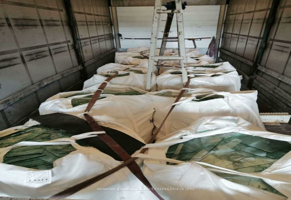 Peste 27 de tone deșeuri din Turcia și Grecia, oprite la Călărași