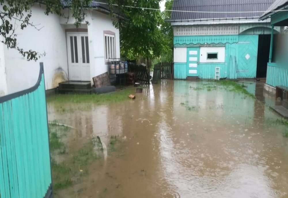 Ploile au făcut prăpăd în județul Călărași. Gospodării și străzi inundate, autoritățile în alertă 