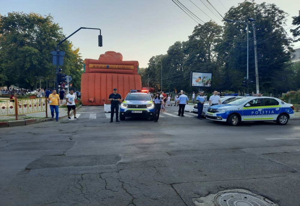 Amenzi pe bandă rulantă date de polițiști în weekend