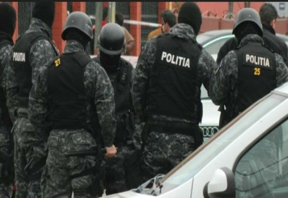 VIDEO Percheziții în Călărași. Grup infracțional specializat în trafic de minori destructurat