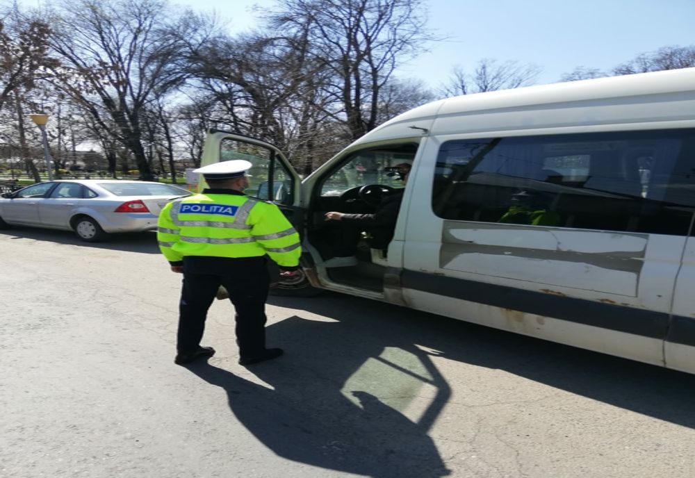 Controale în mijloacele de transport în comun. Amenzi date de polițiști