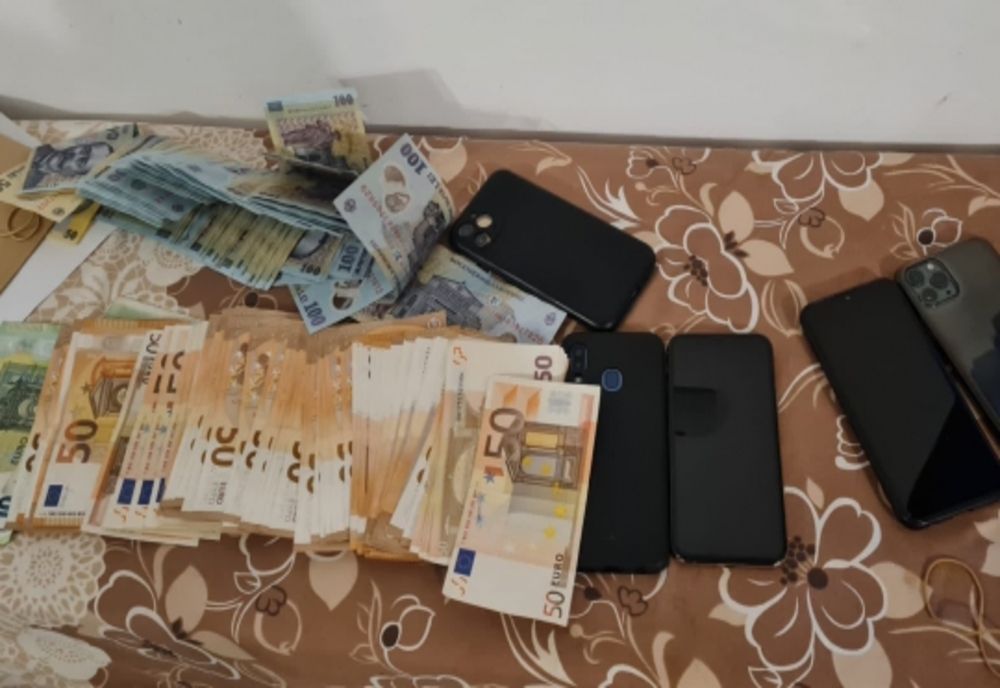 Percheziții domiciliare pentru destructurarea unei grupări specializate în furturi din societăți comerciale