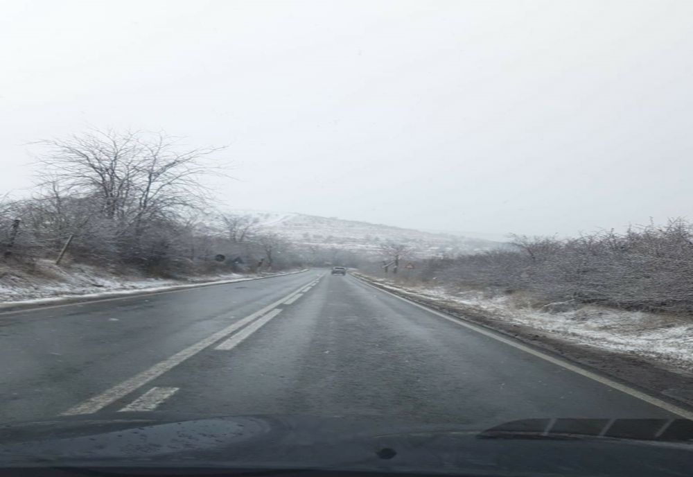 DRDP a intervenit cu 85 de autoutilaje pe drumurile din sud estul țării